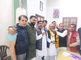 खाते में महज 7 हजार रुपये,ऐसा लोकसभा उम्मीदवार! 40 साल से पुश्तैनी जमीन पर नहीं गए