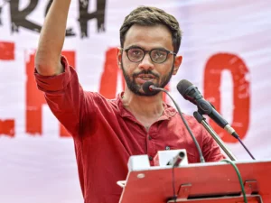 उमर खालिद का द वायर और ऑल्ट न्यूज़ जैसे प्रमुख मीडिया संस्थानों के साथ घनिष्ठ संपर्क
